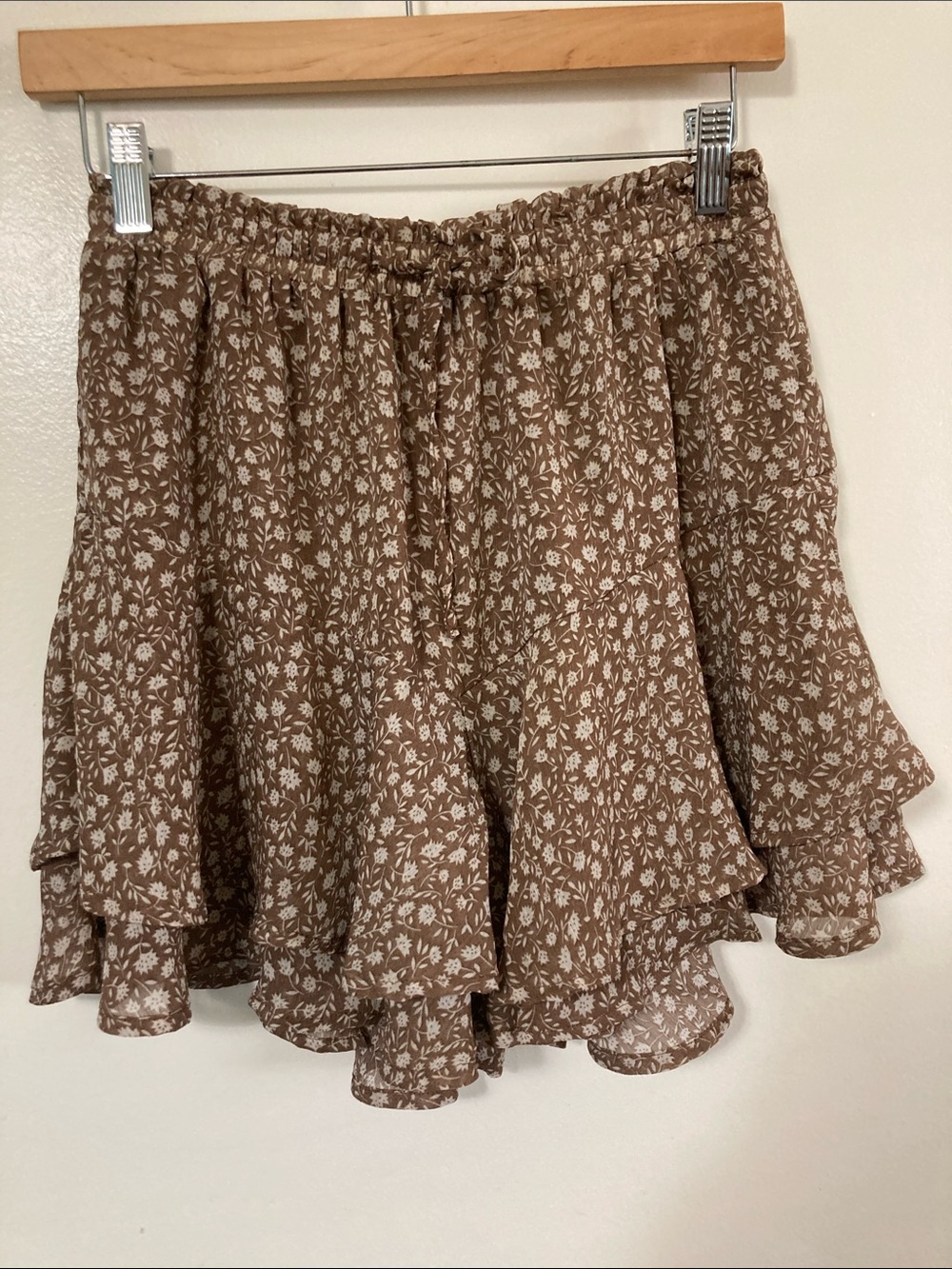 Brown Floral Tiered Skater Skirt with Elastic Waist and Drawstring